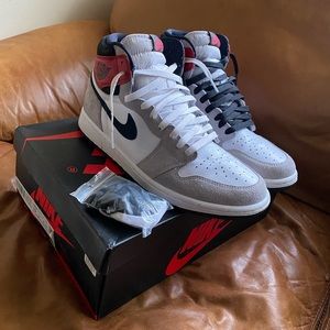 Jordan 1 Retro High Light Smoke Grey